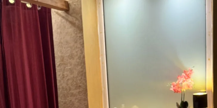 Romantika při thajské olejové masáži: 60minutová péče pro 2 osoby