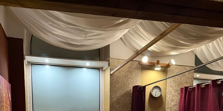 Romantika při thajské olejové masáži: 60minutová péče pro 2 osoby