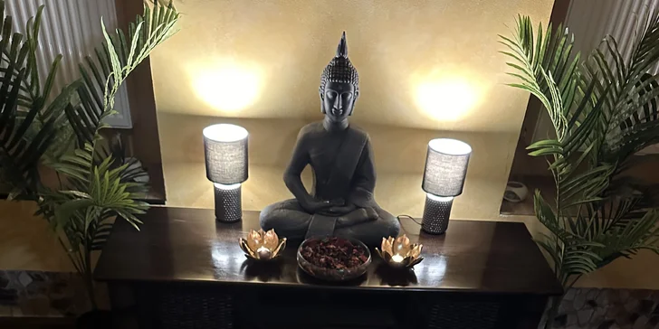 Masáž dle výběru v Golden Palms: kokosová, orientální nebo lávové kameny pro hlubokou úlevu