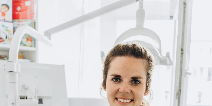 Dentální hygiena bez obav: kompletní péče včetně airflow pro dospělé i děti