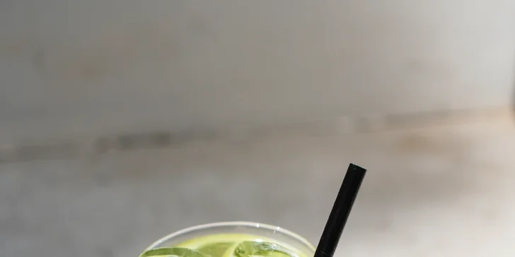 200–400 Kč na cokoliv v kavárně Artovna v uměleckém centru v Budějovicích