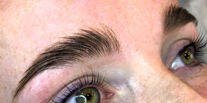 Výrazný pohled bez práce: lash lifting a laminace obočí, 60 až 90 minut