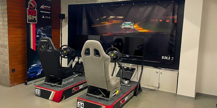 Šlápněte na to: závodní simulátor na 30 či 60 min. pro 2 osoby
