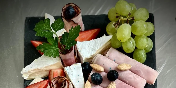 Vouchery až na 500 Kč na vše v kavárně Hangár café v Mladé Boleslavi