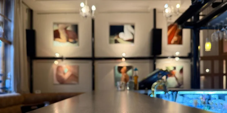 Připijte si na zdraví: osvěžující koktejl pro 1 i 2 osoby v kavárně s galerií