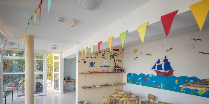 Slunný pobyt v Dalmácii: hotel přímo u moře, strava a bazén