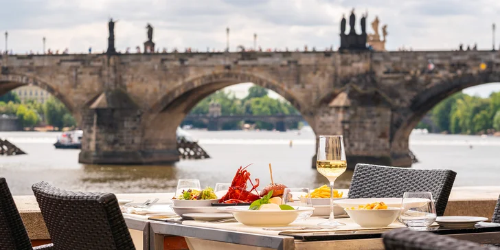 Dárkové vouchery na 1500 až 3000 Kč do restaurace Brick's na Malé Straně