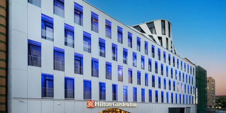 Čtyřhvězdičkový hotel v centru Debrecínu: polopenze i drink ve Sky Baru s panoramatickým výhledem