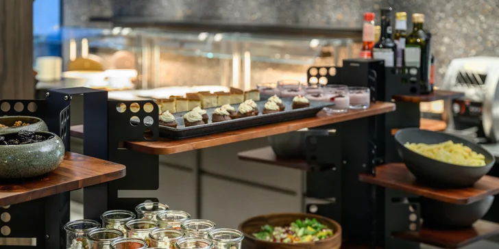 Čtyřhvězdičkový hotel v centru Debrecínu: polopenze i drink ve Sky Baru s panoramatickým výhledem