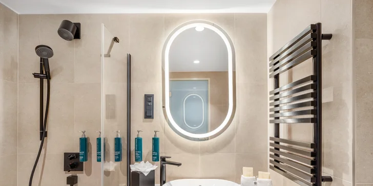 Čtyřhvězdičkový hotel v centru Debrecínu: polopenze i drink ve Sky Baru s panoramatickým výhledem