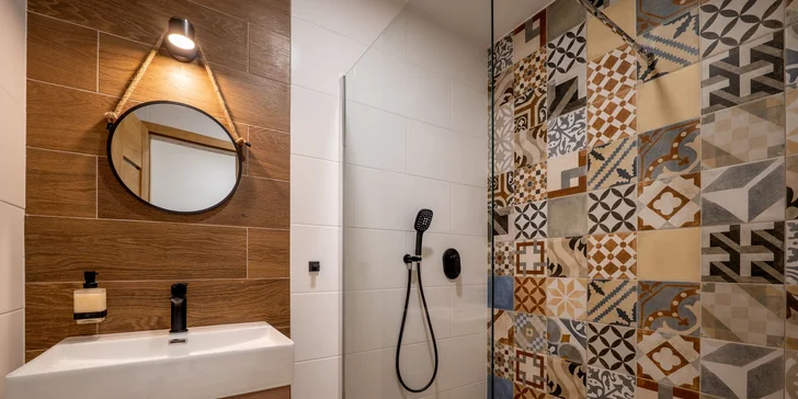 Stylové apartmány na Liptově: strava, výhled na hory i wellness v hobitích domečcích