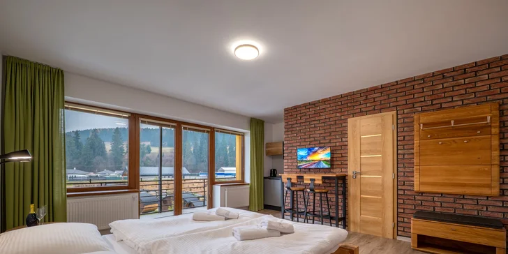 Stylové apartmány na Liptově: strava, výhled na hory i wellness v hobitích domečcích