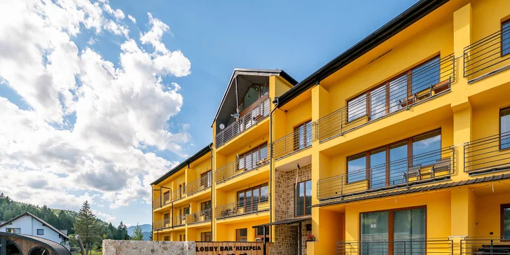 Stylové apartmány na Liptově: strava, výhled na hory i wellness v hobitích domečcích