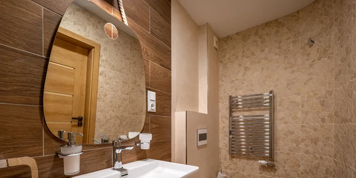 Stylové apartmány na Liptově: strava, výhled na hory i wellness v hobitích domečcích