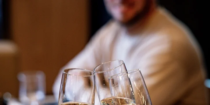 Hodina bowlingu v Šantovce až pro 6 hráčů a k tomu pizza nebo prosecco