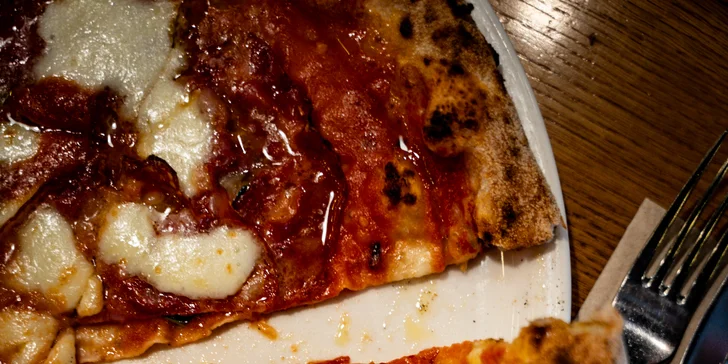 Hodina bowlingu v Šantovce až pro 6 hráčů a k tomu pizza nebo prosecco