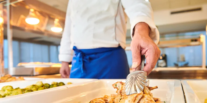 Relax na ostrově Korčula: 4* hotel se stravou, neomezeným wellness i večerním a dětským programem