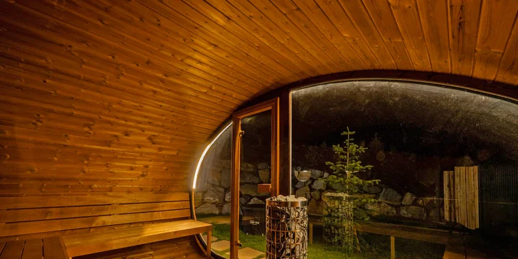 Stylové apartmány na Liptově: strava, výhled na hory i wellness v hobitích domečcích