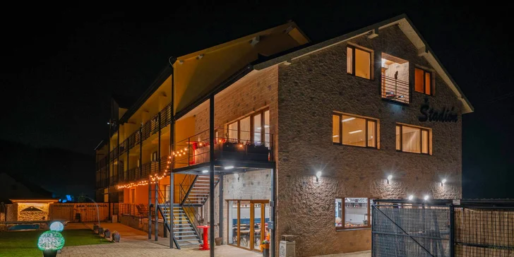 Stylové apartmány na Liptově: strava, výhled na hory i wellness v hobitích domečcích