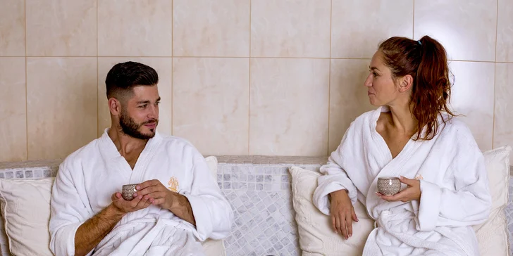 Hodina privátní finské sauny i s půlhodinovou masáží nohou pro dva