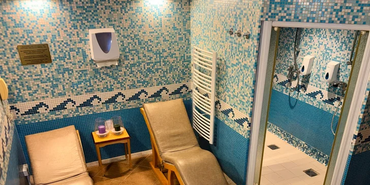 Hodina privátní finské sauny i s půlhodinovou masáží nohou pro dva