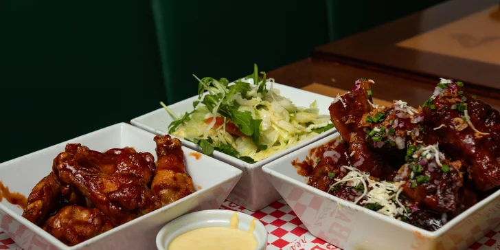 Ochutnejte Ameriku: menu pro 2 osoby s mini burgery, žebry i křídly