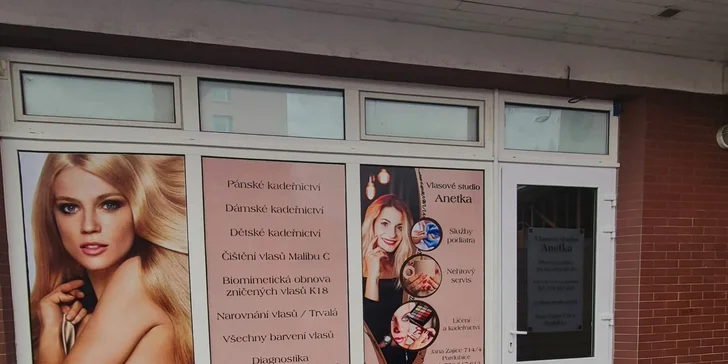 Dámský střih či kombinace s barvením: pro kratší i dlouhé vlasy, 40–120 minut