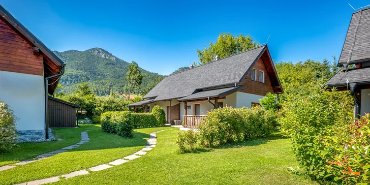 Apartmány s kozubom aj chatka s kachľovou pecou a terasou na Liptove