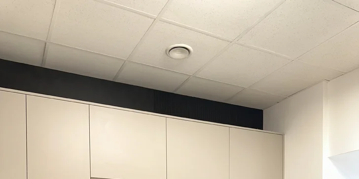 Péče o pleť: hydratační, anti-age i komplexní ošetření, karboxyterapie či mikrojehličkování, 60–105 min.