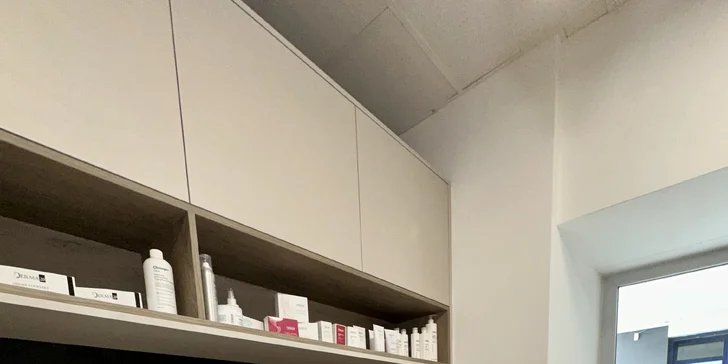 Péče o pleť: hydratační, anti-age i komplexní ošetření, karboxyterapie či mikrojehličkování, 60–105 min.
