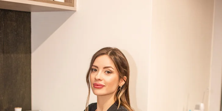 Péče o pleť: hydratační, anti-age i komplexní ošetření, karboxyterapie či mikrojehličkování, 60–105 min.