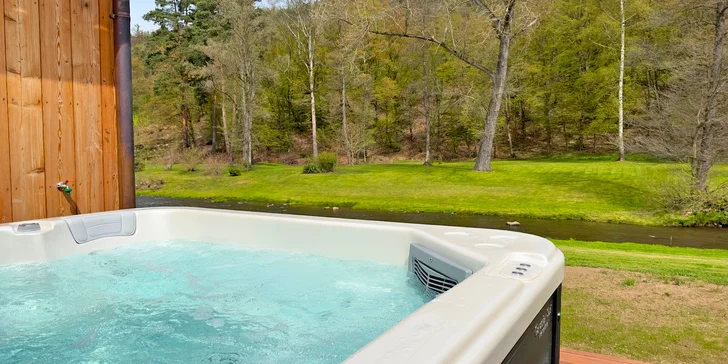 Wellness apartmán přímo na hranici Brd pro pár i rodinu s venkovní vířivkou i infrasaunou