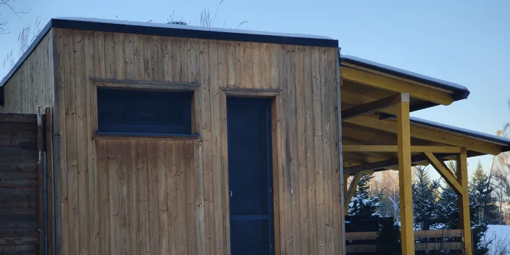 Luxusní chata v kempu na Vysočině: venkovní vířivka a výlety po kraji lesů a rybníků