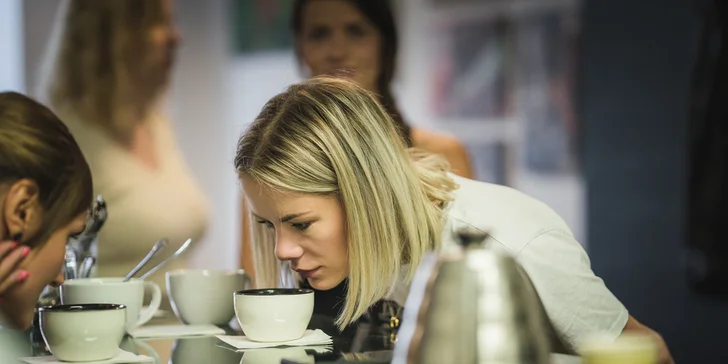 Cupping: degustace kávy s neomezenou konzumací a balíčkem na doma pro 1 a 2 os.