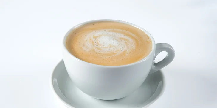 Snídaně v centru Plzně: toast se ztraceným vejcem, nebo BLT sendvič, k tomu káva a džus