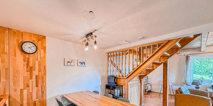 Chaty v Čisté v Krkonoších až pro 8 osob: sjezdovky, výlety a v létě bazén