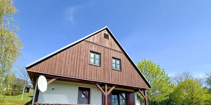 Chaty v Čisté v Krkonoších až pro 8 osob: sjezdovky, výlety a v létě bazén