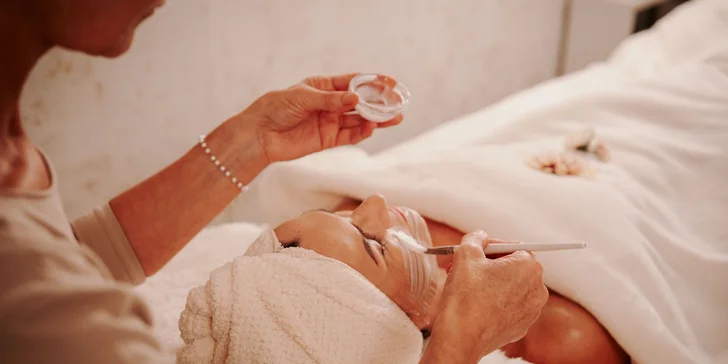 Dejte sbohem vráskám: hodinové ošetření pleti radiofrekvencí a LED světlem v Prostějově