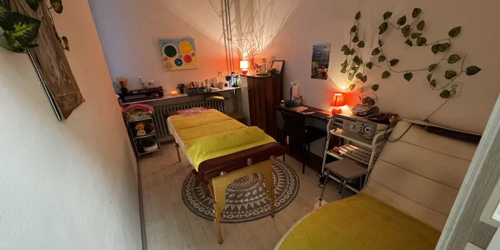 Masáž zad nebo celotělová, reflexní terapie nohou i lávové kameny