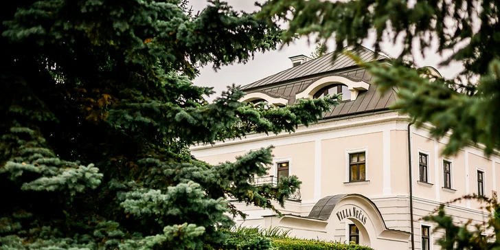 Romantika v Žilině se sektem, polopenzí a neomezeným vstupem do wellness pro dva