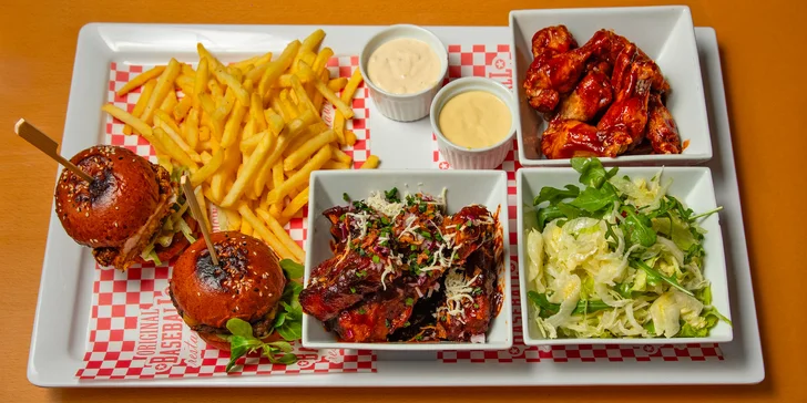 Ochutnejte Ameriku: menu pro 2 osoby s mini burgery, žebry i křídly
