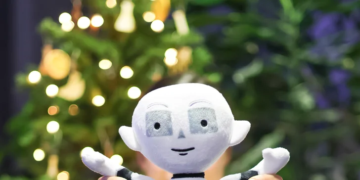 Zabavte své ratolesti: vstup do iQPARKu pro dospělé a děti a plyšový RobiQ k tomu