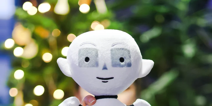 Zabavte své ratolesti: vstup do iQPARKu pro dospělé a děti a plyšový RobiQ k tomu