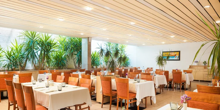 Relax na ostrově Korčula: 4* hotel se stravou, neomezeným wellness i večerním a dětským programem