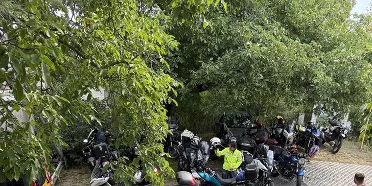 Motokeška: motorkářská hra plná výzev a hodnotných cen, trasy o délce až 250 km