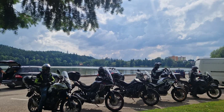 Motokeška: motorkářská hra plná výzev a hodnotných cen, trasy o délce až 250 km