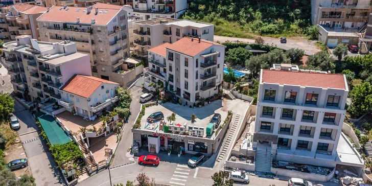 Apartmány nedaleko Sveti Stefan: venkovní bazén, super poloha kousek od moře