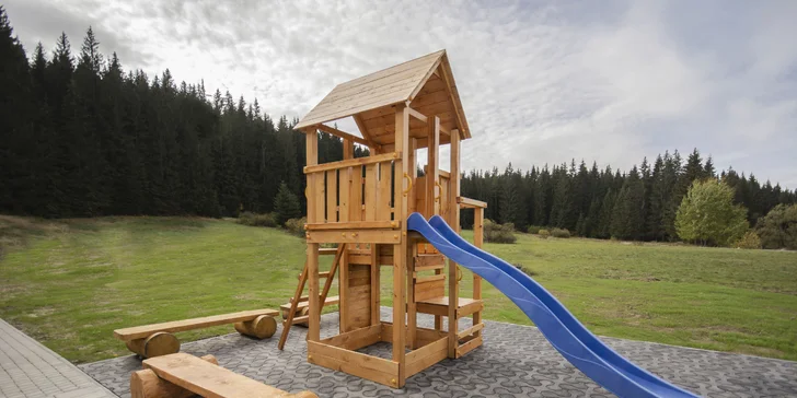 Pobyt v rodinném penzionu Orava Village v Oravské Lesné s polopenzí i wellness