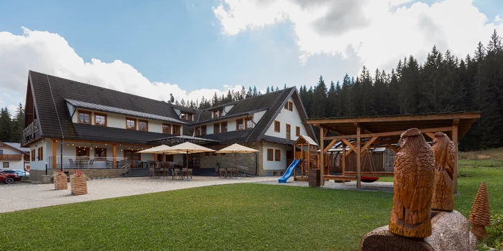 Pobyt v rodinném penzionu Orava Village v Oravské Lesné s polopenzí i wellness