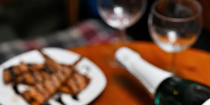 Mexický degustační talíř v centru Prahy vč. modrého frizzante i tradiční buñuelos